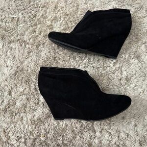 Elegant Black Wedge Shoes